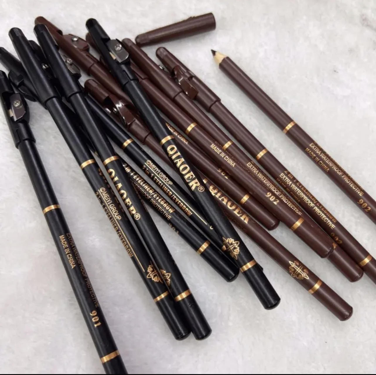 _ Eyeliner with sharpener